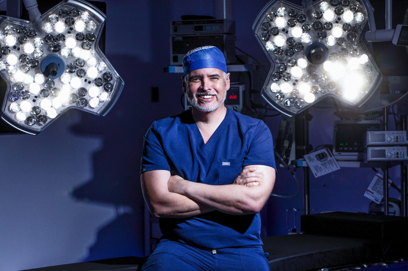 Dr. Ariel Ortiz® in the operating room at the Obesity Control Center®